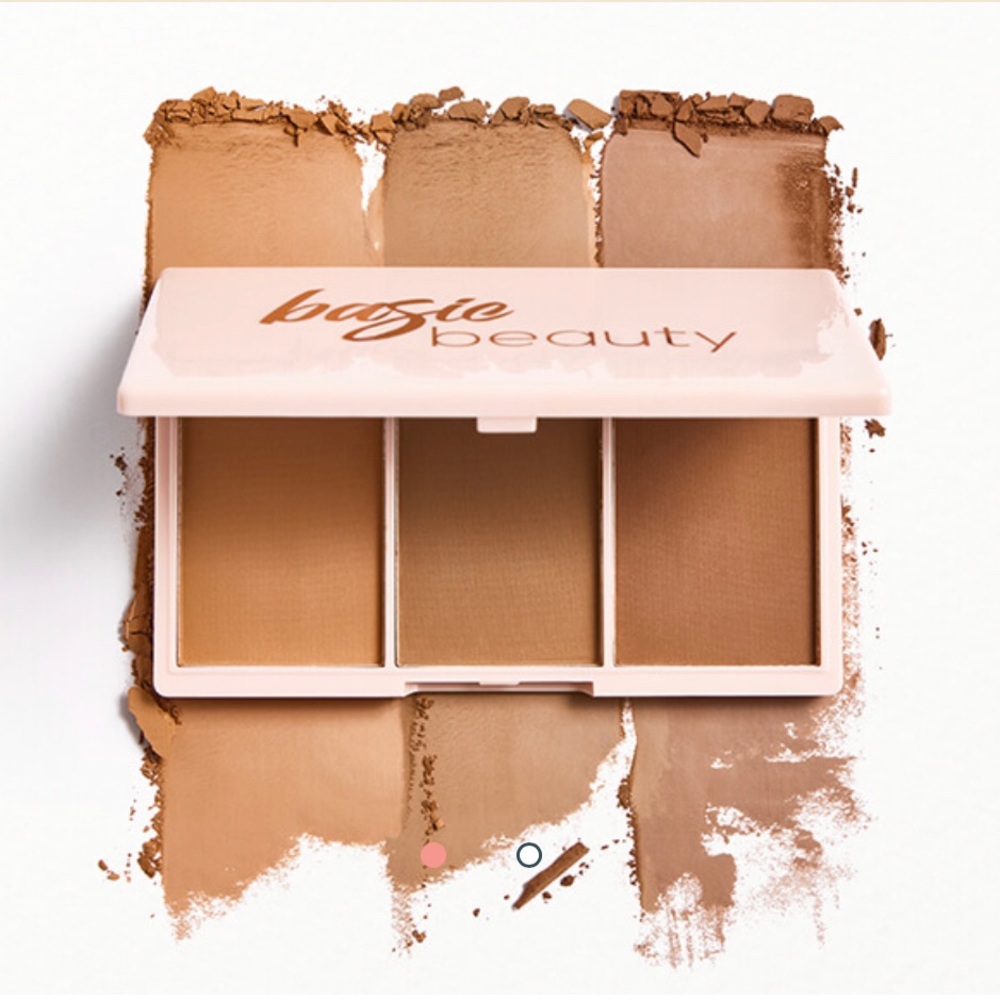 Basie beauty “Bronzy AF” bronzer palette